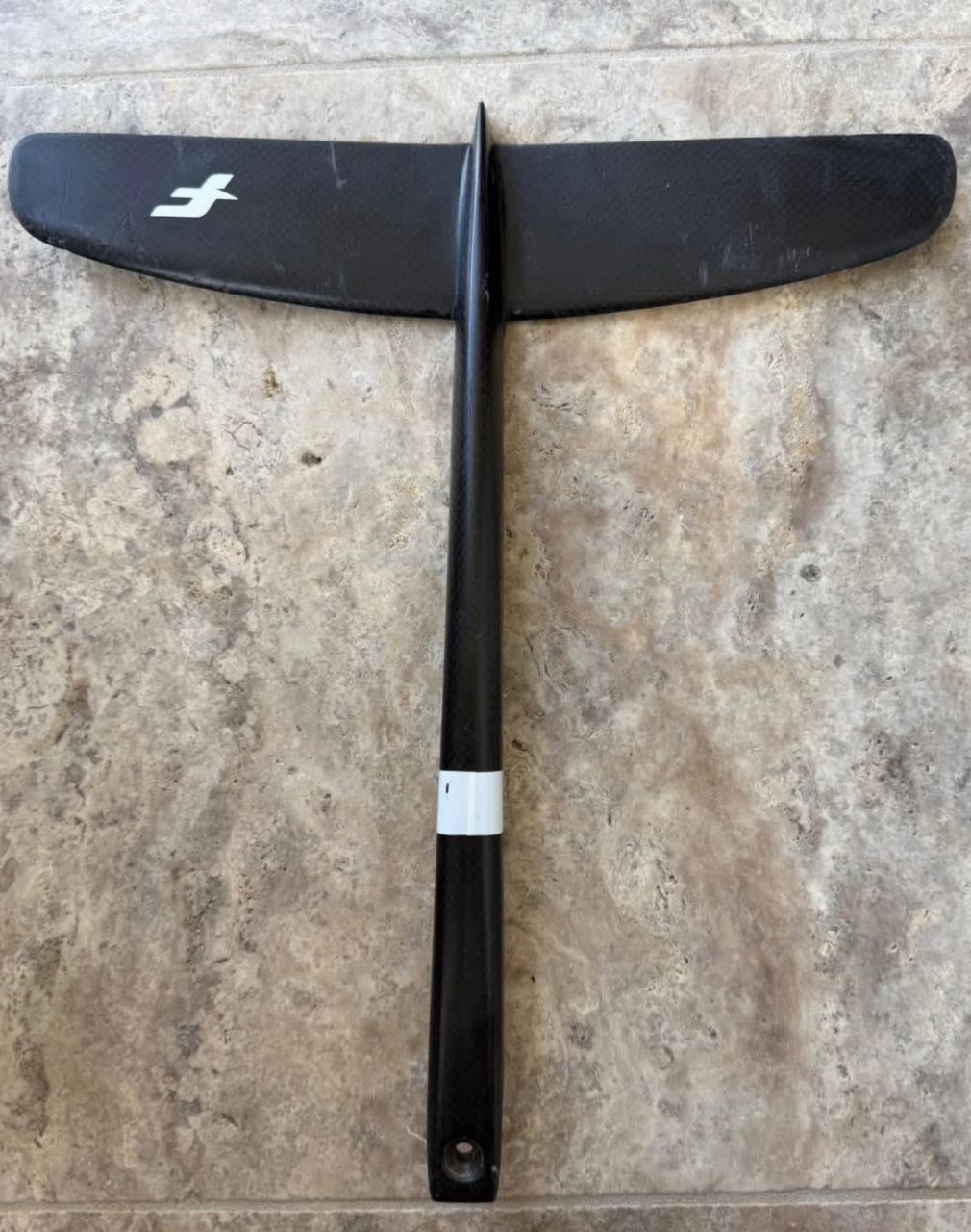 Used F-One V2 SK8 1050 Front Wing Plus Short fuselage with 200 carve tail - Image 4